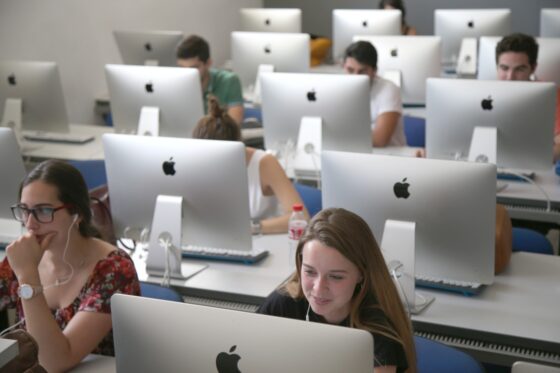 Cerca de 2.000 profesionales se forman en la Escuela de Negocios de la Cámara de Sevilla