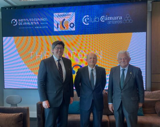 Presentación del Anuario del Euro 2024 en Sevilla