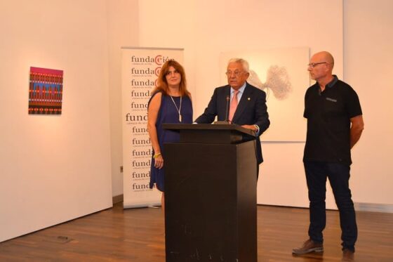 «DE IZQUIERDA A DERECHA Y DE ABAJO HACIA ARRIBA”