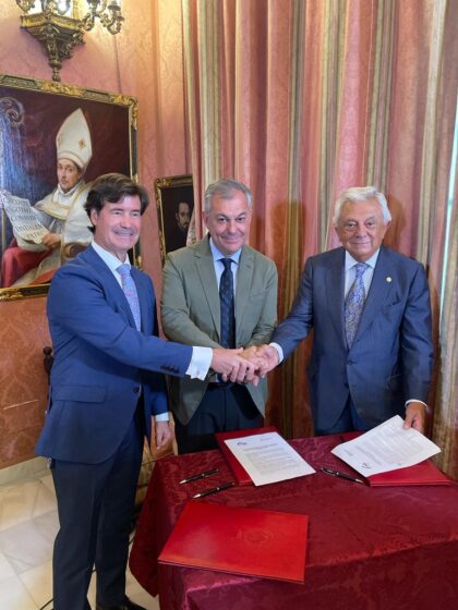 ‘Pacto por el Turismo’ con empresarios de Sevilla