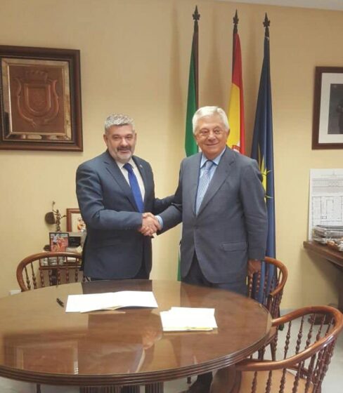 FIRMA CONVENIO AYUNTAMIENTO DE ÉCIJA Y CÁMARA DE COMERCIO DE SEVILLA
