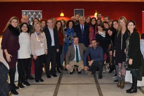 La Cámara de Comercio de Sevilla celebra su tradicional «Desayuno Navideño con Migas» para los medios de comunicación en el Club Antares.