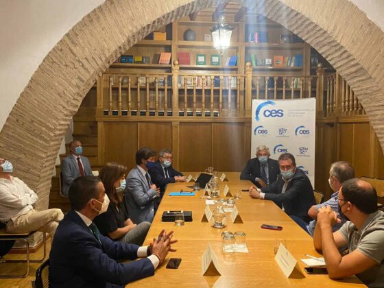 EL ALCALDE DE SEVILLA SE REÚNE CON LA PLATAFORMA #SEVILLAYA