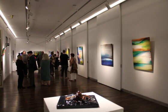 ‘Paisaje en disolución’ muestra obras creadas con compuestos químicos